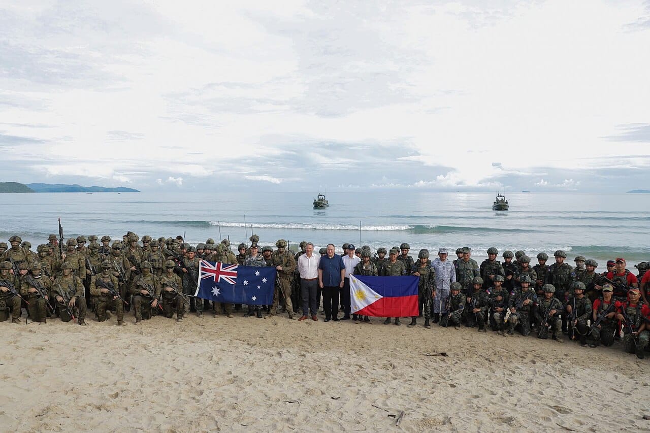 Philippines and Australia Sign 25-Year Defence Status Agreement in Canberra