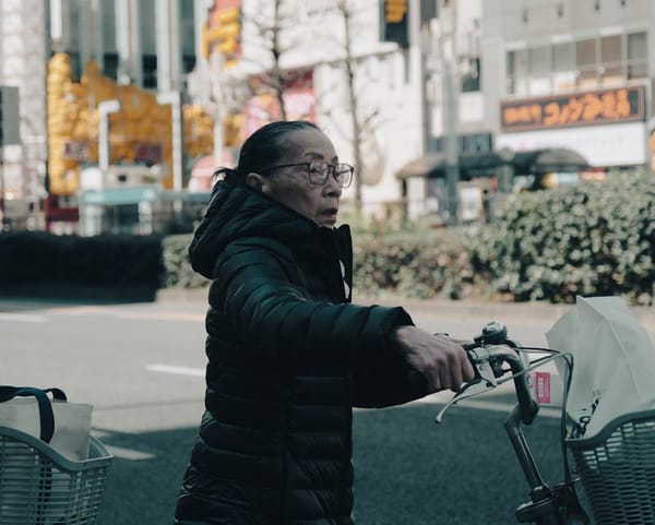 Japan's Population Falls Below 122 Million for First Time